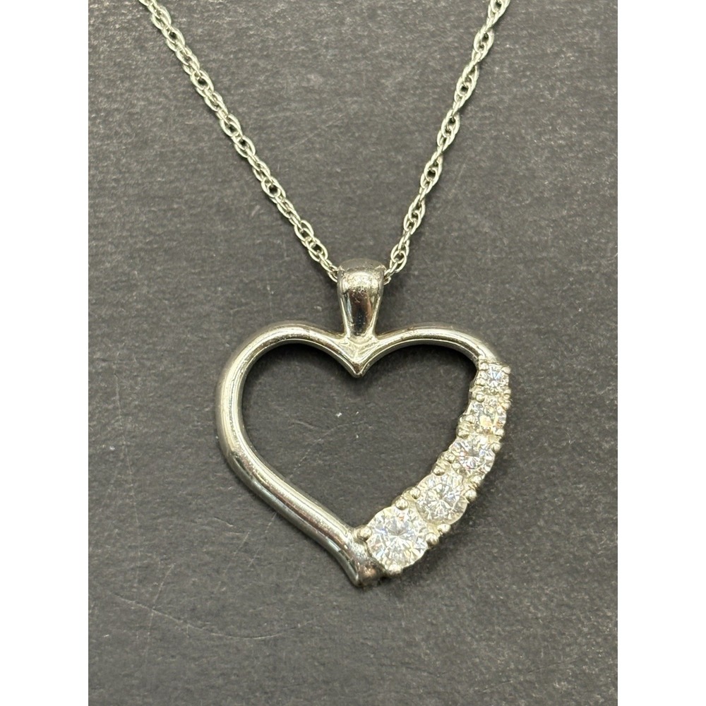 18" Sterling Silver Graduated Cubic Zirconia Heart Pendant Necklace 925 H14